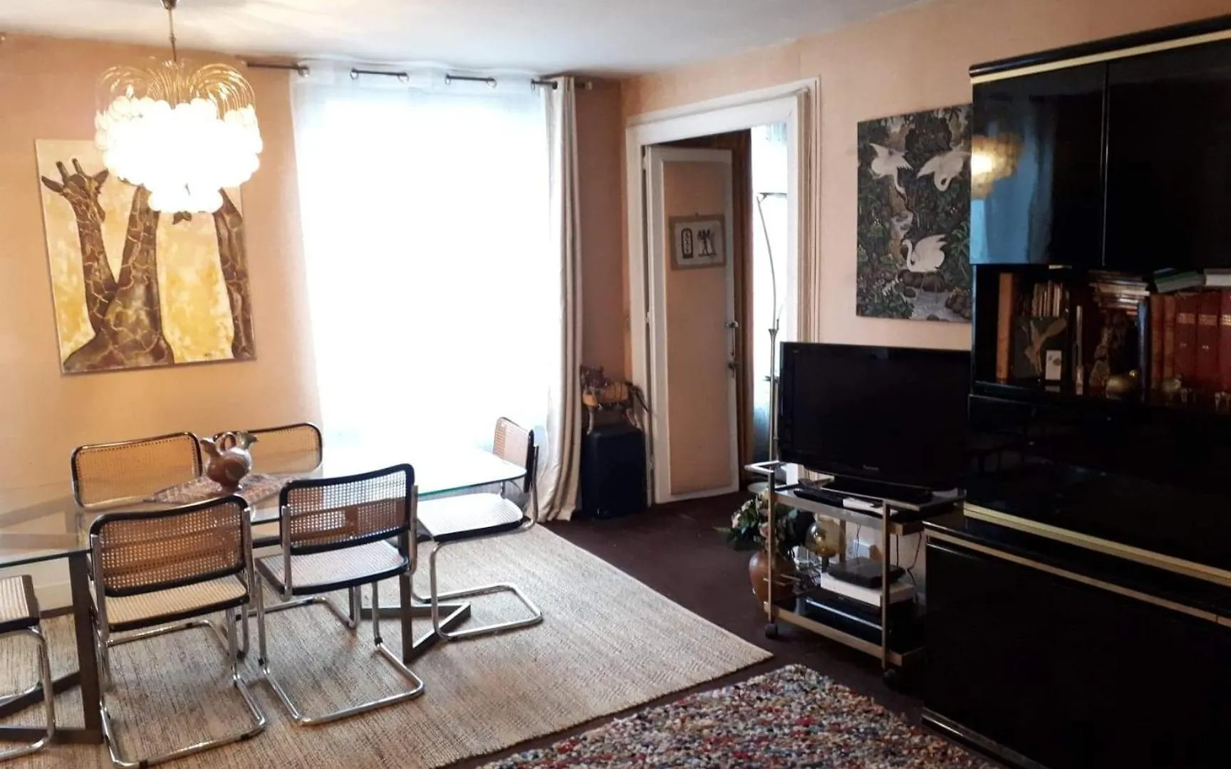 Apartment Place De La Madeleine 3